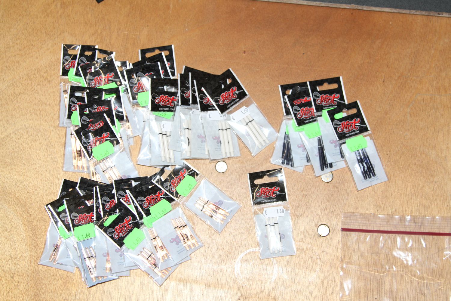 Kavel 143,   Eagle Claw, Short, Inbetween, Medium,Zwart, Wit, Orange 40 Stes van 3 Stuks