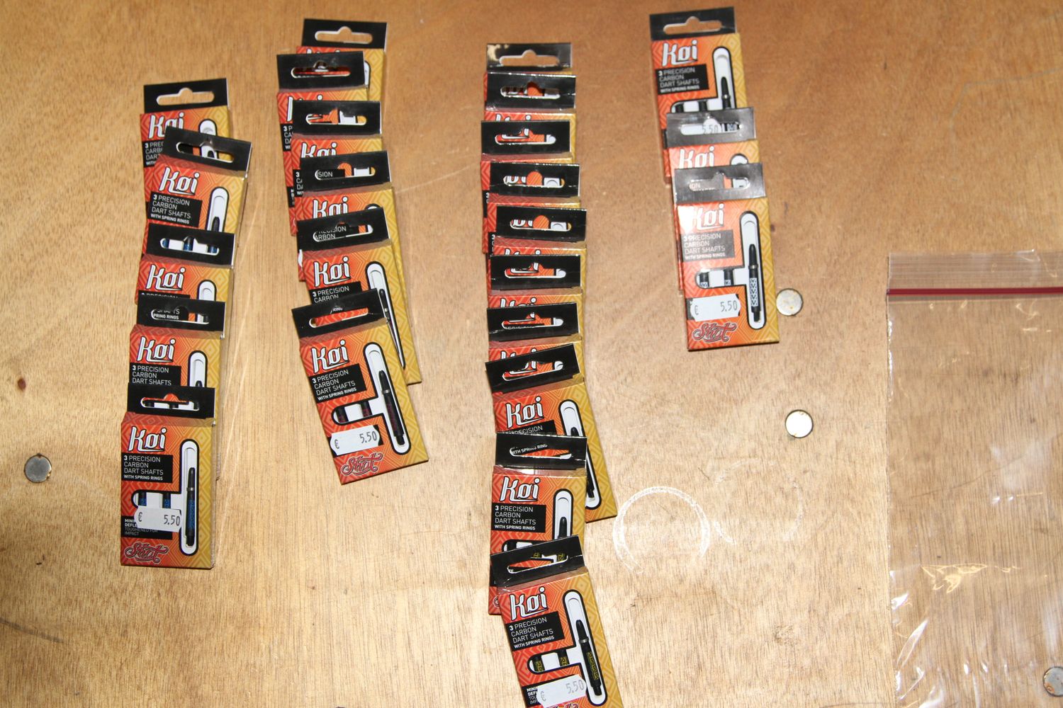 Kavel 144,  Koi Carbon, Short, Zwart-Wit, Zwart-Geel, Zwart-Rood, Zwart-Blauw 28 Sets van 3 Stuks