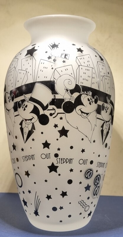 Vaas, Steppin' Out Mickey &amp; Minnie Mouse, Enesco