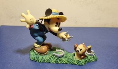 Beeldje, Mickey Playing Horseshoes, Mickey Mouse