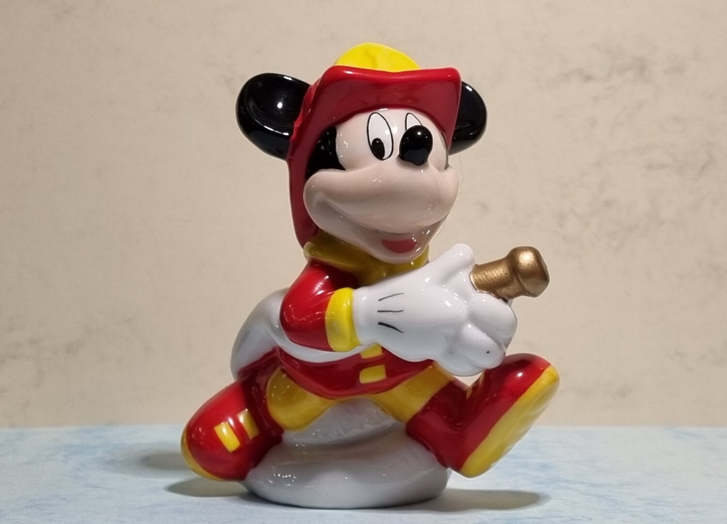 Beeldje, Mickey as Fireman, Mickey Mouse, Disney 