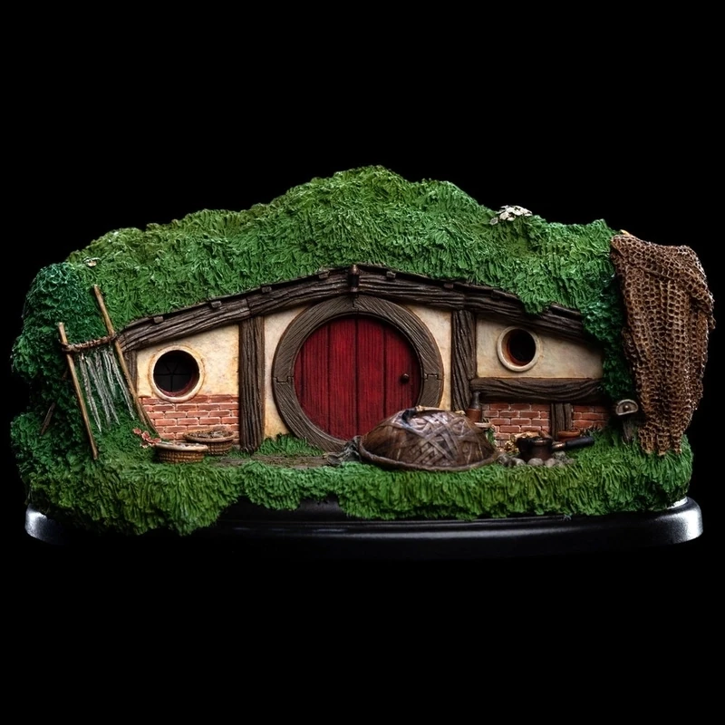 Statue 31 Lakeside, Hobbit Hole, The Hobbit An Unexpected Journey