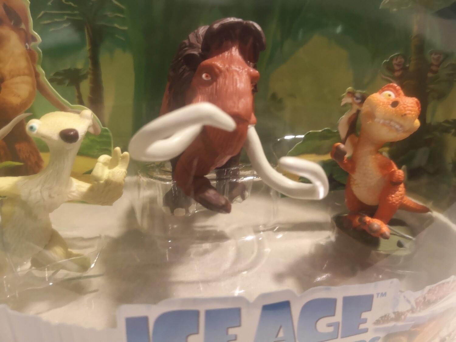 3 figuurtjes in blister: Manny, Sid, Baby Dino, Ice Age