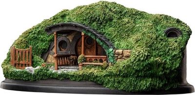 Statue 39 Low Road, Hobbit Hole, The Hobbit An Unexpected Journey