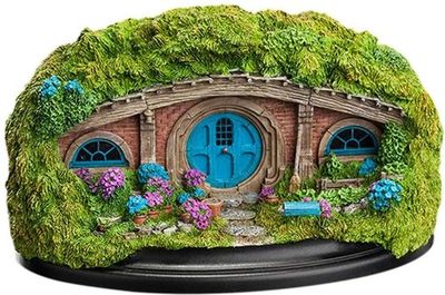 Statue 36 Bagshot Row, Hobbit Hole, The Hobbit An Unexpected Journey