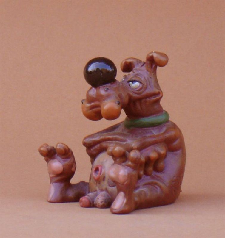Beeldje, hond Harrie , Klepzeiker, Parastone