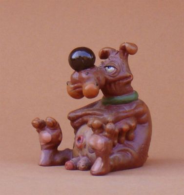 Beeldje, hond Harrie , Klepzeiker, Parastone