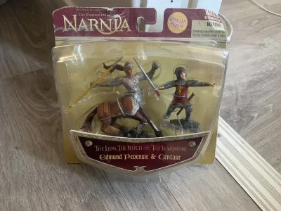 Posable Figures, Edmund Pevensie &amp; Centaur, Narnia The Lion, The Whitch and the Wardrobe
