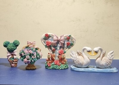 Set van 4 beeldjes, Swans, Topiary, Flower,  Basket, Trellis &amp; Cat, Enesco