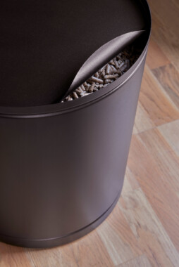 Pelletmand op wieltjes