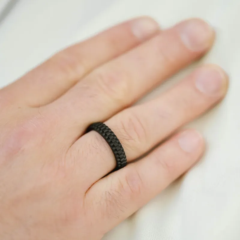 Nova Minimal Ring Zwart