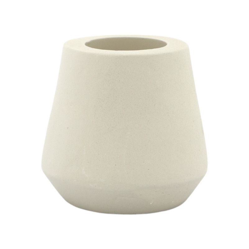 Kandelaar XL Kumo S van metaal in minimalistisch design, geschikt voor dinerkaarsen.