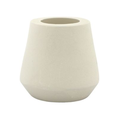 Kandelaar XL Kumo S van metaal in minimalistisch design, geschikt voor dinerkaarsen.