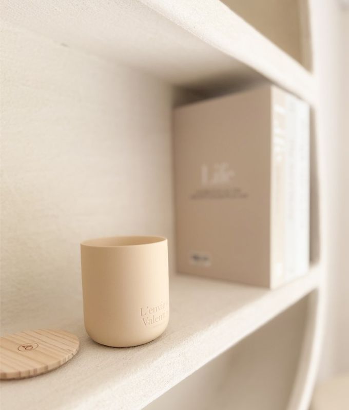 Azure Allure-180g Geurkaars in keramiek