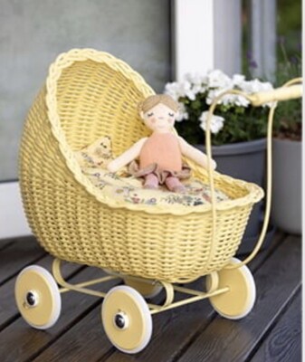Poppenwagen, zacht geel