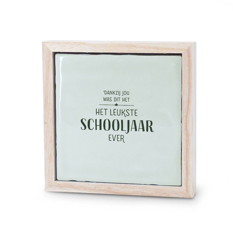 Keramisch tegeltje met tekst voor einde schooljaar in houten lijstje