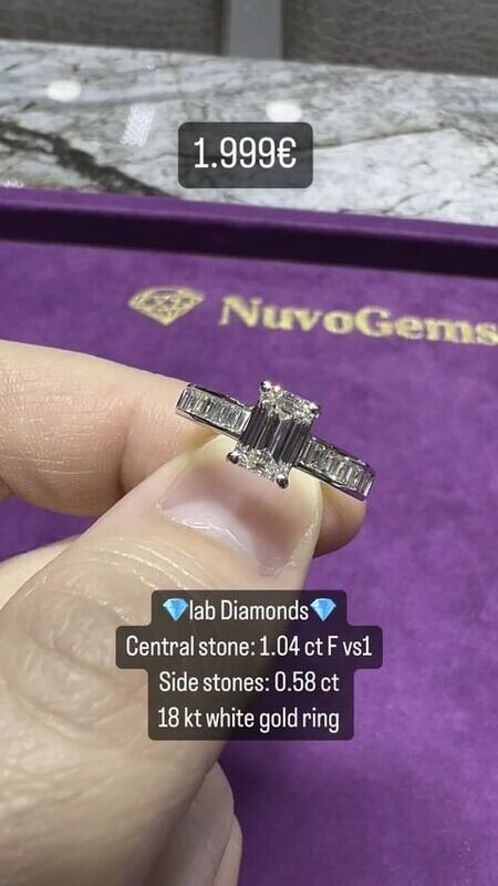 Emerald Cut Ring 1.00ct Central With Side Baguettes Emerald Cut Ring 1.00ct Central With Side Baguettes