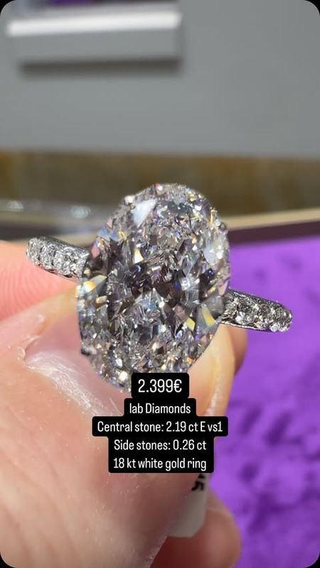 Oval Pavé Ring 2CT