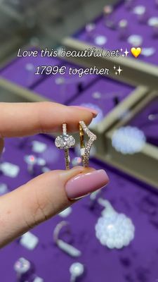 Oval set 1ct With V Shape Eternity