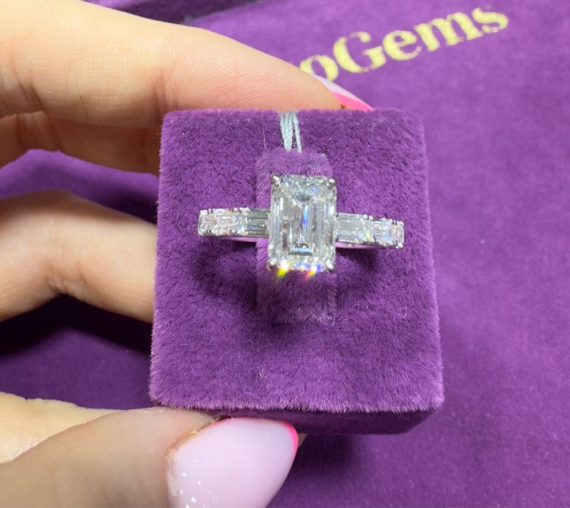 Emerald Cut 1.5ct Baguette Sides Emerald Cut 1.5ct Baguette Sides