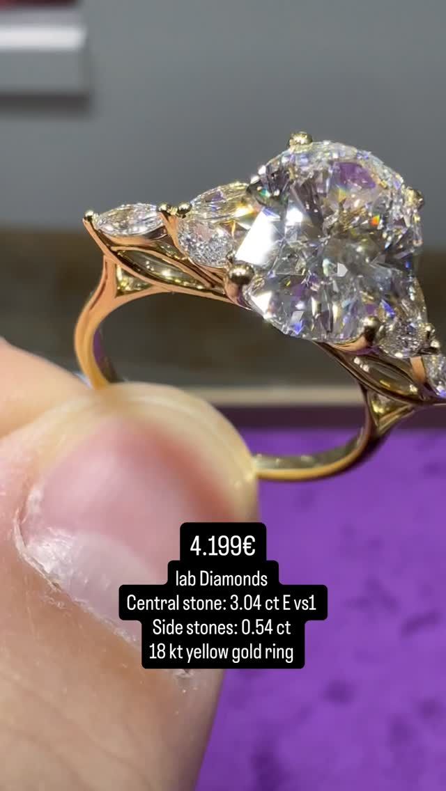 Oval Cut With Side Marquise