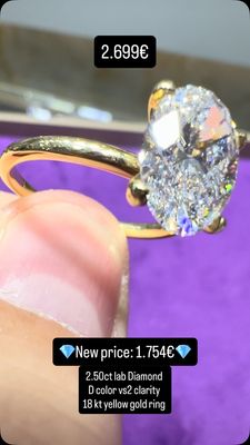 2.5ct Oval Cut Classic (Vs1-2) 2.5ct Oval Cut Classic (Vs1-2)