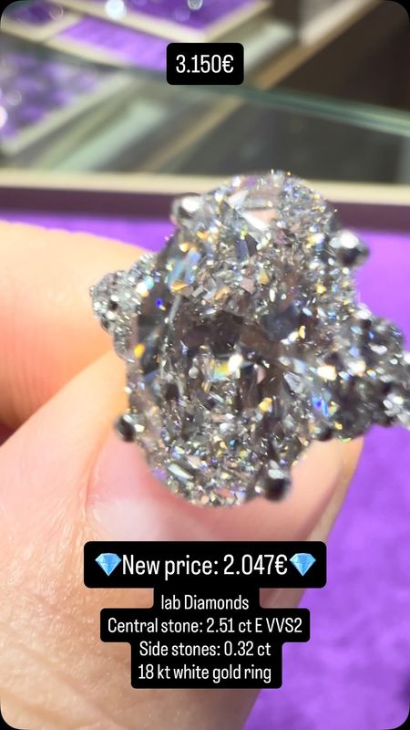 2.51 Ct Oval With Side Stones (E VVS2)