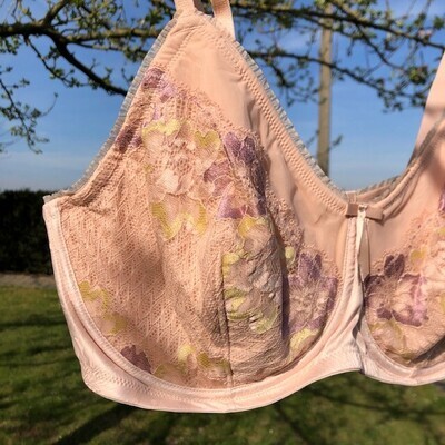 AMOENA ARYA PROTHESE BH MET BEUGEL ROZE NUDE LILA