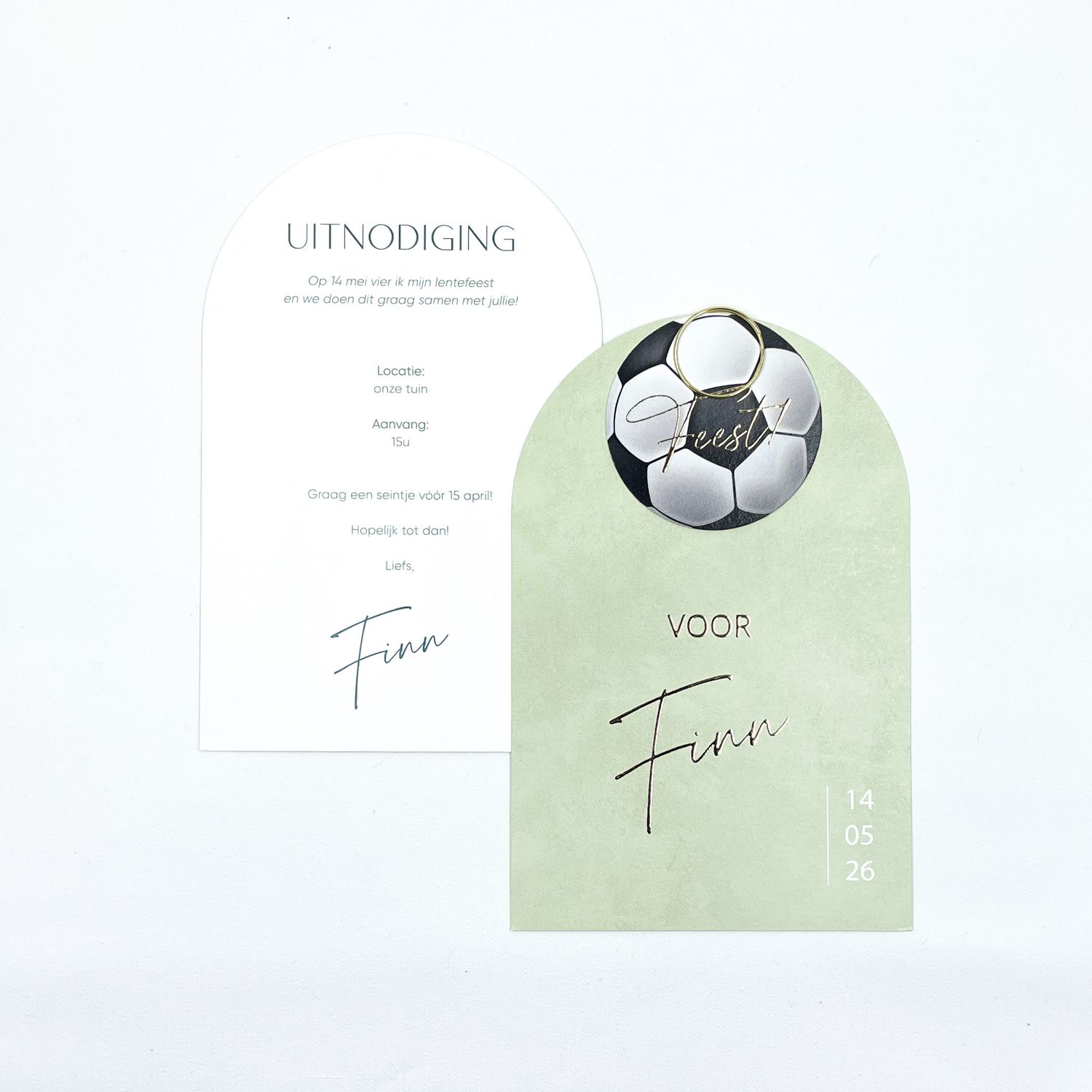 Staande kaart met extra label in voetbalthema - communie / lentefeest - set van 10 stuks Staande kaart met extra label in voetbalthema - communie / lentefeest - set van 10 stuks