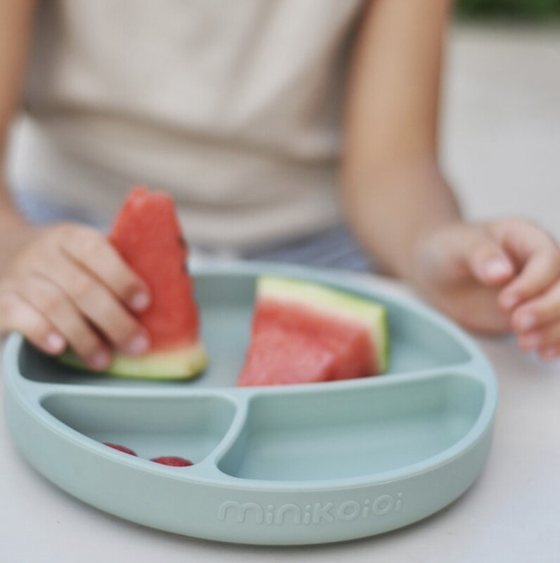 MinikOiOi Portions - River Green - Piastra in silicone con aspirazione fissa – foto prodotto, set p…