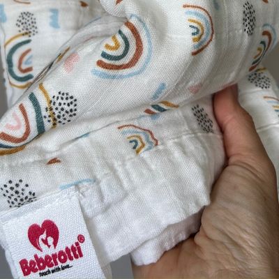 Beberotti® Organic 4-lagige doppelseitige Muslindecke weiß/regenbogen