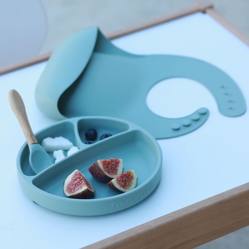MinikOiOi BLW Set II - River Green - Bavoir-assiette-cuillère en silicone
