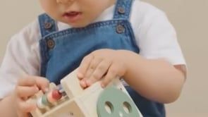 Just Bee Kids cube d'activités en bois – photo produit, jouet sensoriel bébé, dessin et bricolage