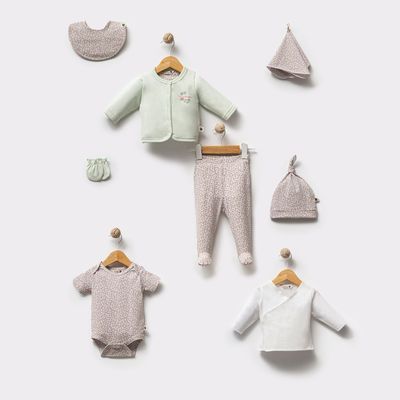 TotsTale Premium 8 pcs. Newborn starter set – baby clothes made from organic cotton – birth gift