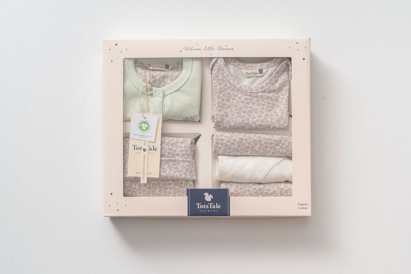 TotsTale Premium 8 pcs. Newborn starter set – baby clothes made from organic cotton – birth gift, M…