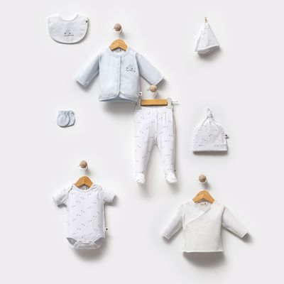TotsTale Premium 8 pcs. Newborn starter set – baby clothes made from organic cotton – birth gift