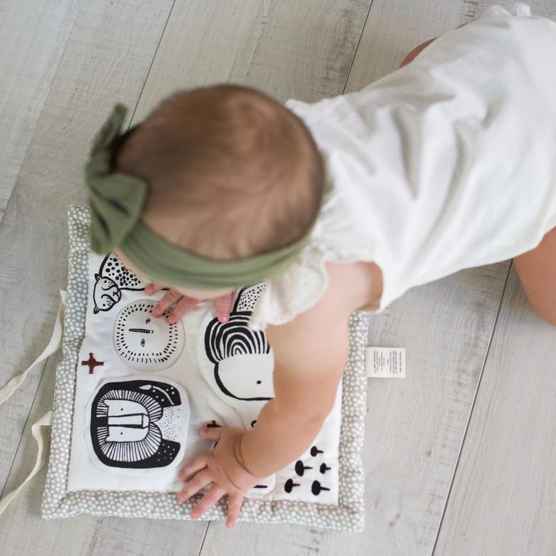 Wee Gallery Organic Baby Activity Pad Black & White, Safari – product image, tummy time toy, baby t…