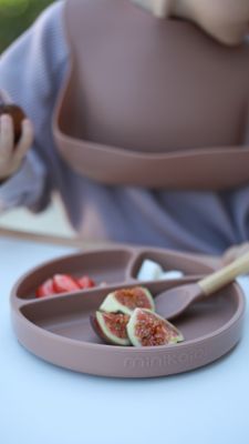 MinikOiOi BLW Set II - Woody Brown - Silicone bib-plate-spoon