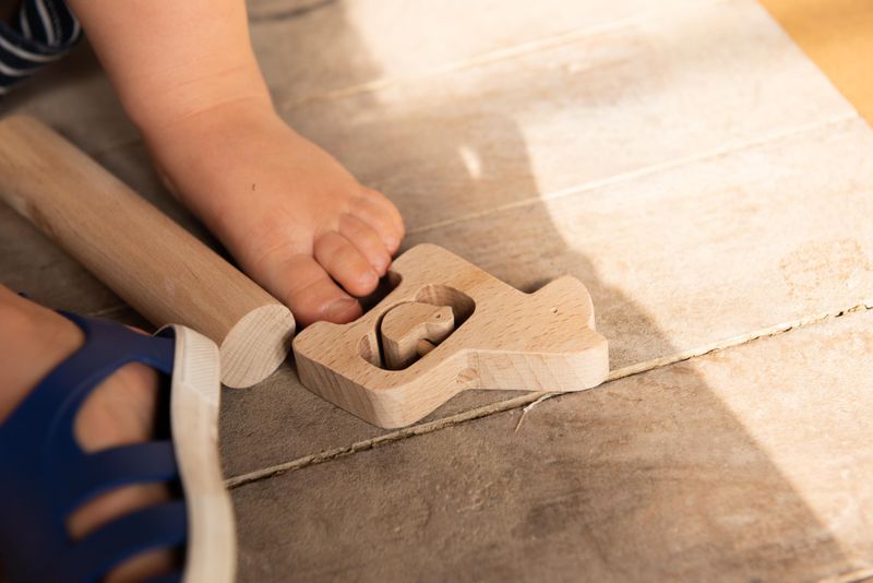 Childwood Hochet en bois fait main DADABIRD – photo produit, anneau de dentition bébé, jouet sensor…