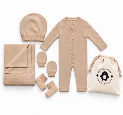 Zero.99 Neonato 5 pezzi Set  – Coperta, Tutina con bottoni, Muffole, Scarpine, Cappello