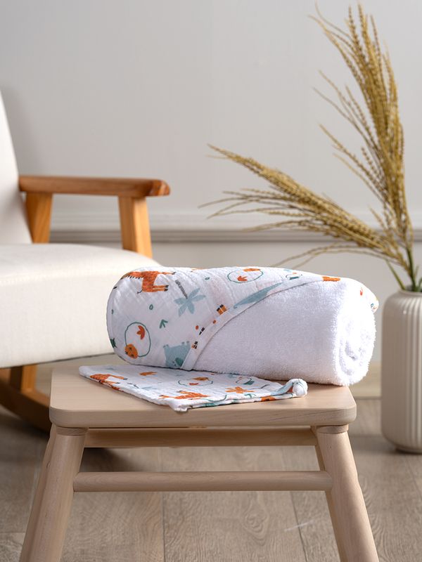Funnababy Hooded Towel Set - Giraffe - Blue - 75 X 75 Cm – product image, bath time, baby textile
