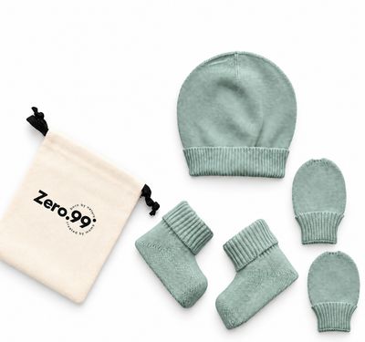 Set bebè Zero.99 3-in-1 lavorato a maglia: Cappello, Muffole &amp; Scarpine