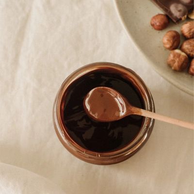JOLLY MAMA Crema spalmabile al cacao e nocciole con Omega 3 (DHA). – foto prodotto, disegno e lavor…