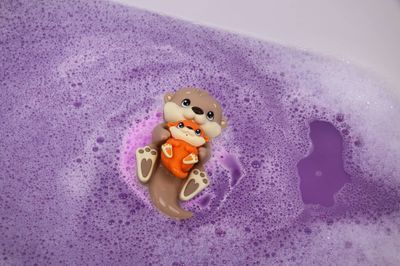 Badespielzeug für Kinder – Beruhigender Otter mit 3 Lavendel-Badebomben