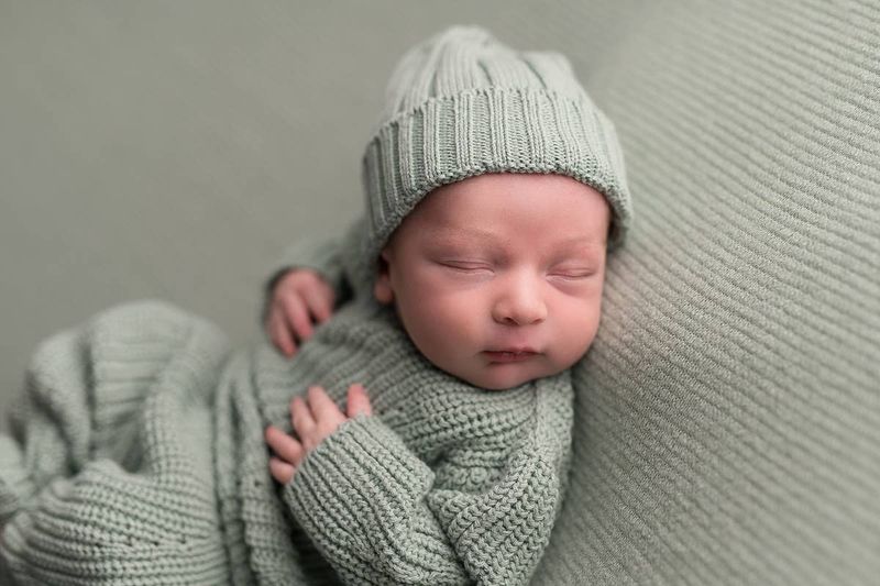 Organic Cotton Baby Hat – Soft Seamless Newborn Hat, 0–6 Months