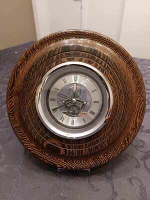 Skeletonclock/uurwerk/wandklok/tafelklok : analoog, handmade, handgemaakt in België op de houtdraaibank, houtsoort &#39;Wengé&#39;