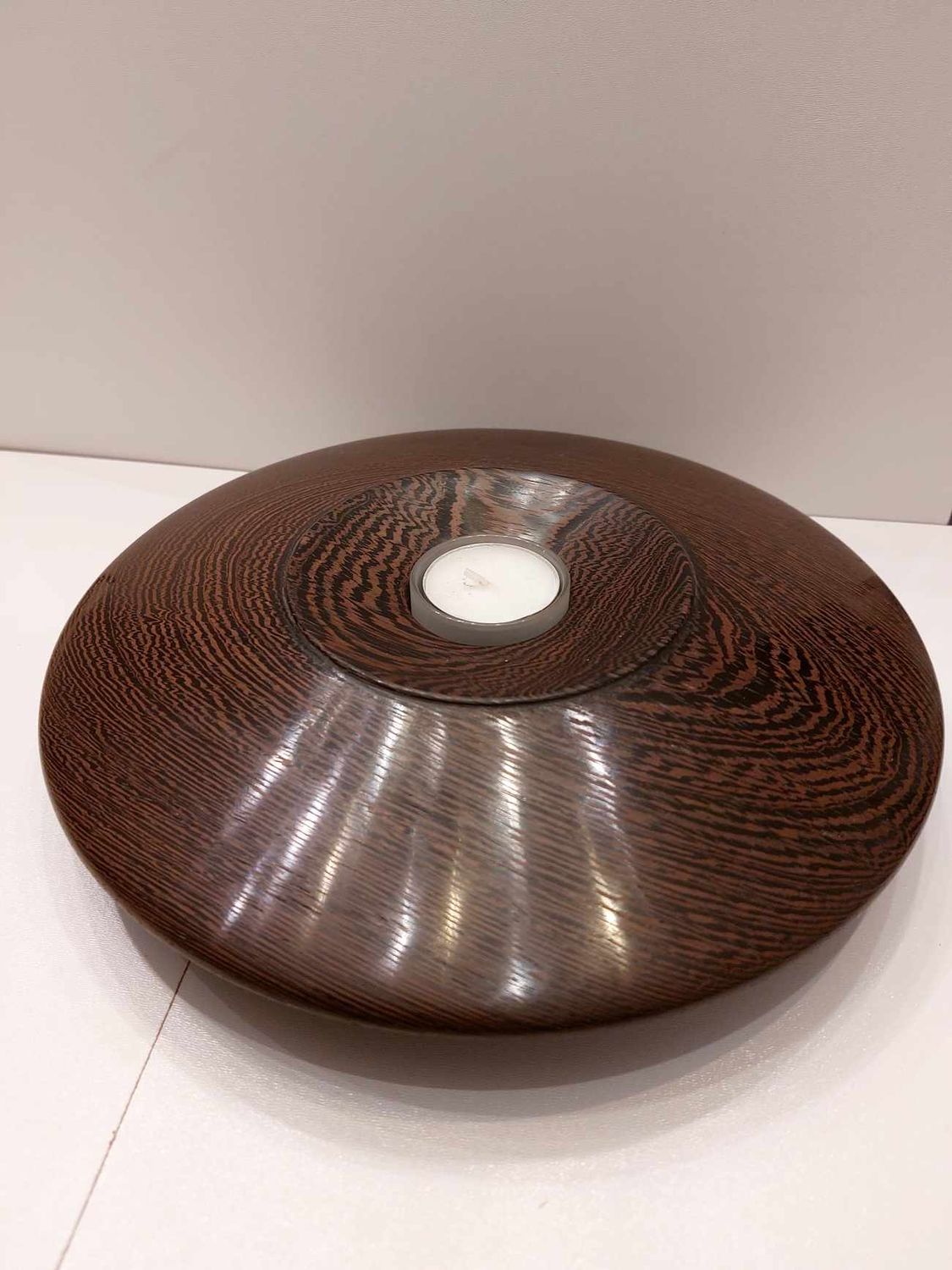 Houten theelichthouder/waxinelichtje, handmade, handgemaakt in België op de houtdraaibank, houtsoort &#39;WENGE&#39; met vuurvast glaasje