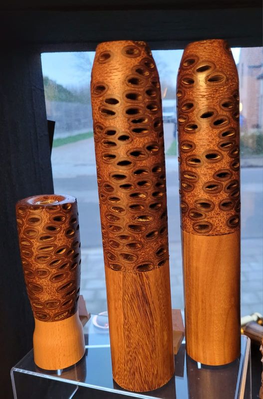 Banksianoot kandelaar, DUO, handmade, handgemaakt in België op de houtdraaibank, houtsoort &#39;AFROMOSIA&#39;.