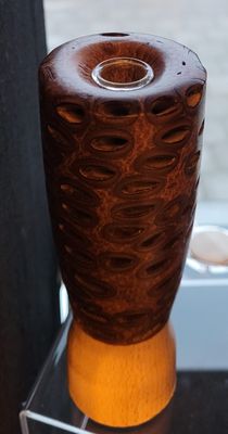 Banksianoot, handmade, handgemaakt in België op de houtdraaibank, houtsoort &#39;BEUK&#39;, met kleine glastube