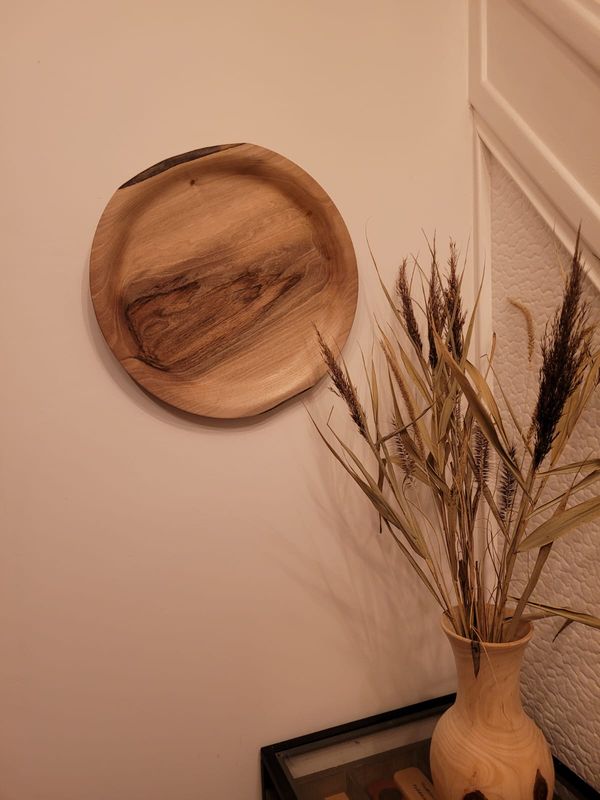 Houten schijf, wanddecoratie hout, houten schaal, handmade, handgemaakt in België op de houtdraaibank, houtsoort &#39;Europese Walnoot&#39;, &#39;Notelaar&#39; #4